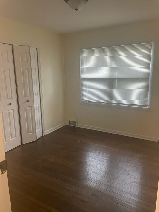 Building Photo - Crystal Home For Rent