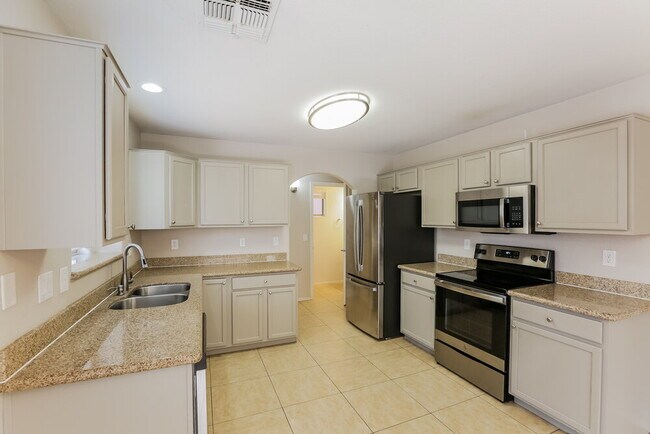 Building Photo - 12933 W Monte Vista Ave