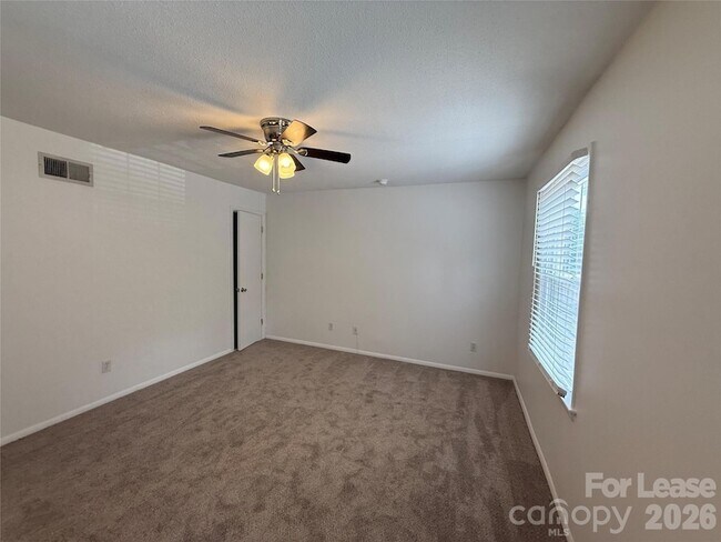 Building Photo - 4605 Hedgemore Dr
