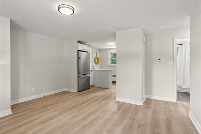 Building Photo - 15 Genetti St