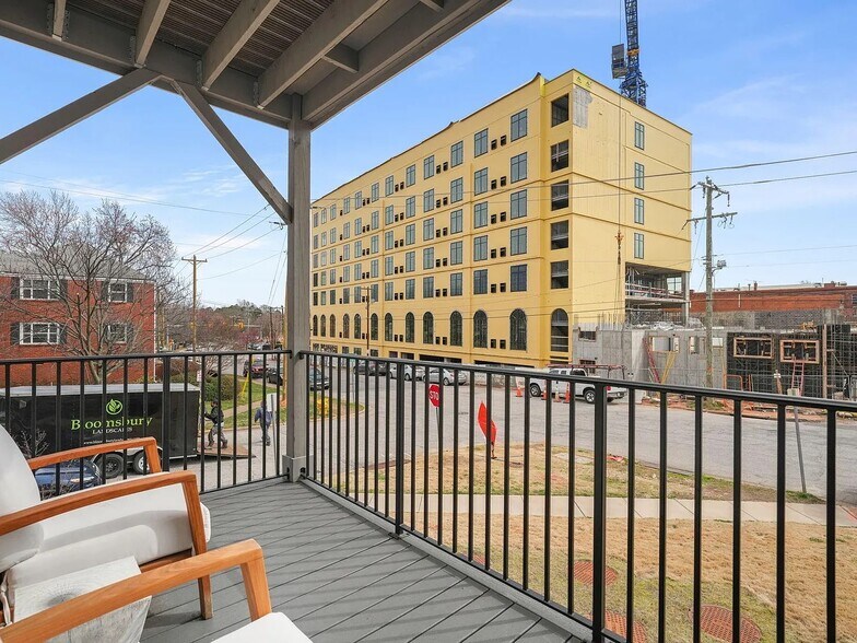 Building Photo - 605 Smedes Pl