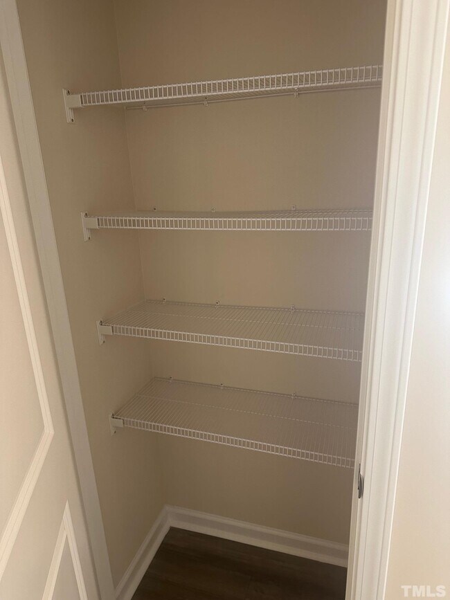 Building Photo - 240 Ribbon Rail St