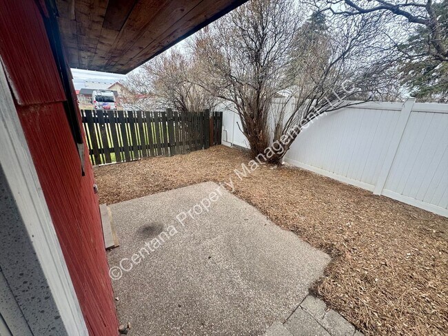 Building Photo - 515-517 25th St N