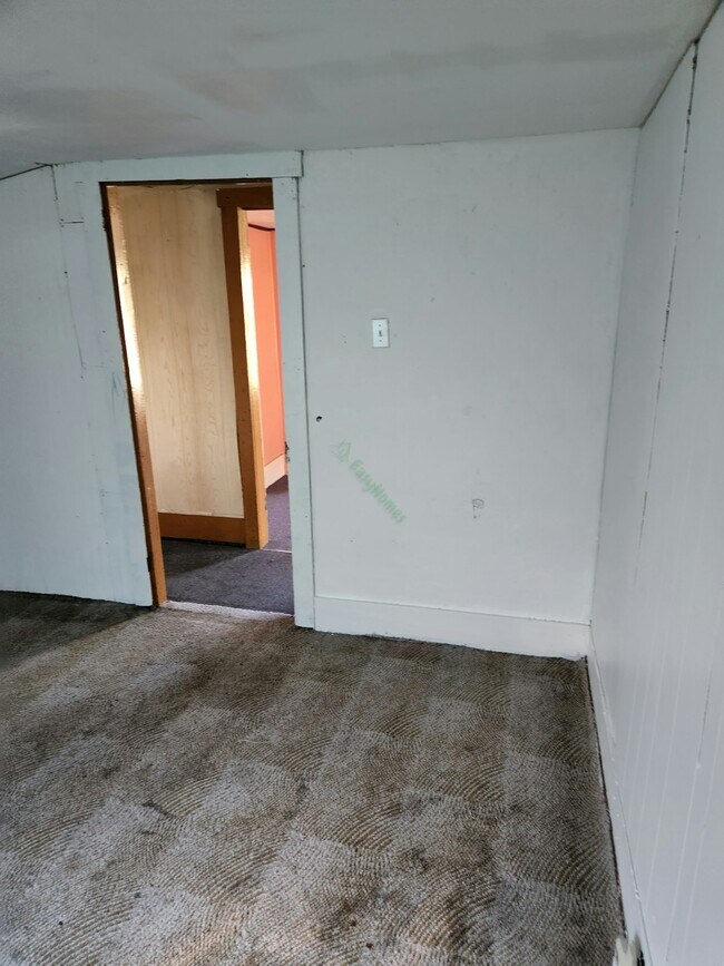 Building Photo - 701 Mino Dr