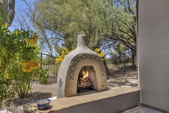 Building Photo - 3105 E Arroyo Hondo Rd