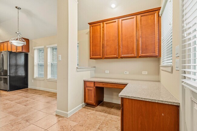 Building Photo - 18315 E Willow Oak Bend Dr