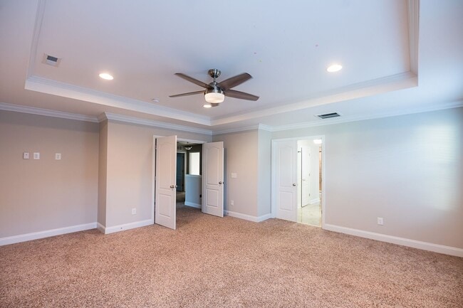 Building Photo - Stunning 5 Bedrooms, 4 Baths home in Summerfield with 2 car garage.