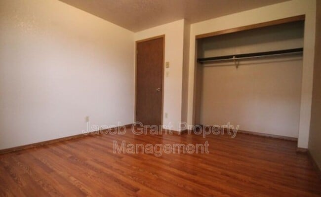 Building Photo - 5029 Walker Ave