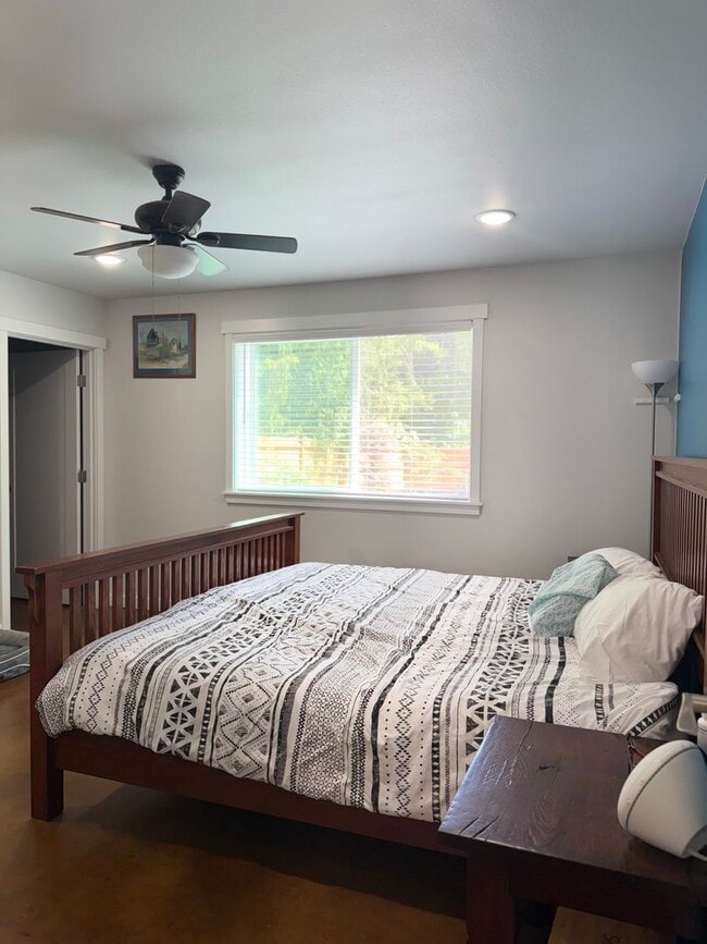 Building Photo - Welcome to Your Lakefront Retreat in Clear...