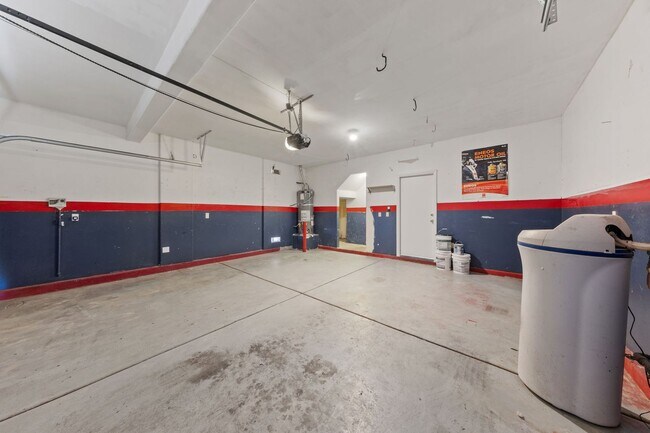Building Photo - Charming 3-Bedroom Home in Gated North Las...