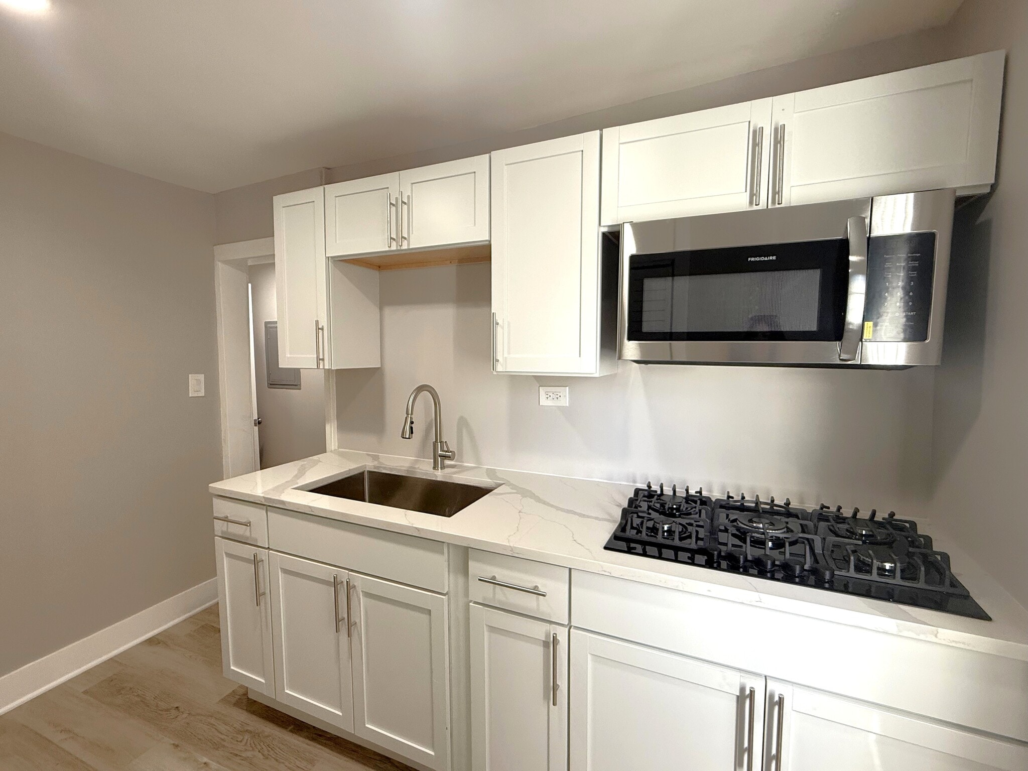 Building Photo - 3575 W Dickens Ave