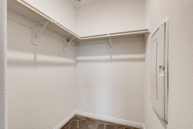Building Photo - 2020-Built 3 Bedroom Beauty in the Heart of Henderson!