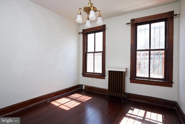 Building Photo - 1427 East Capitol St NE