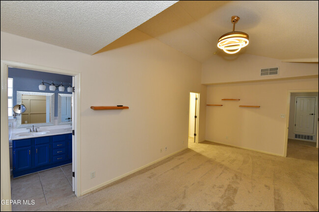 Building Photo - 7301 Corona Del Sol Dr