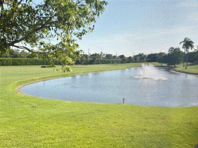 Building Photo - 9820 S Hollybrook Lake Dr