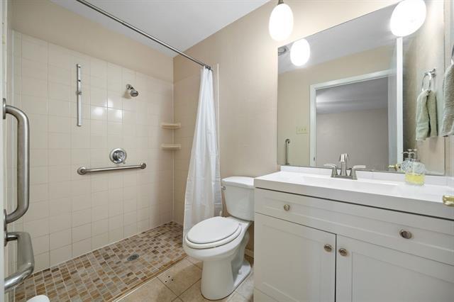 Building Photo - 3817 Yosemite Dr