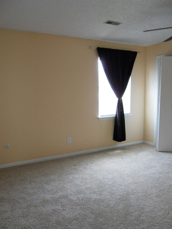 Building Photo - 1305 Westbrooke St