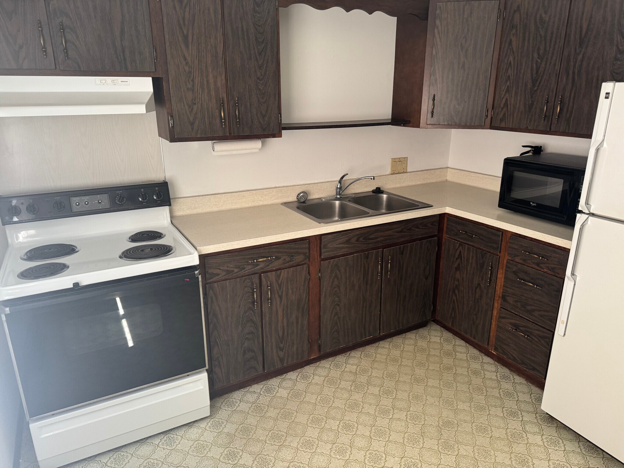 Kitchen - 1810 20th Street Ct