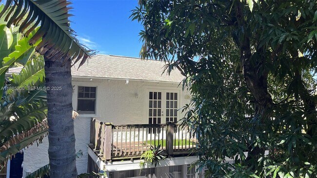 Building Photo - 315 Eucalyptus St