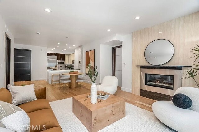 Building Photo - 1318 S Roxbury Dr