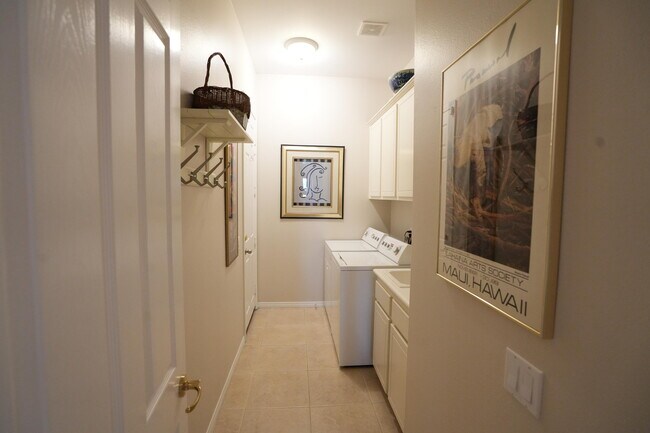 Building Photo - 6 Loch Ness Lake Ct