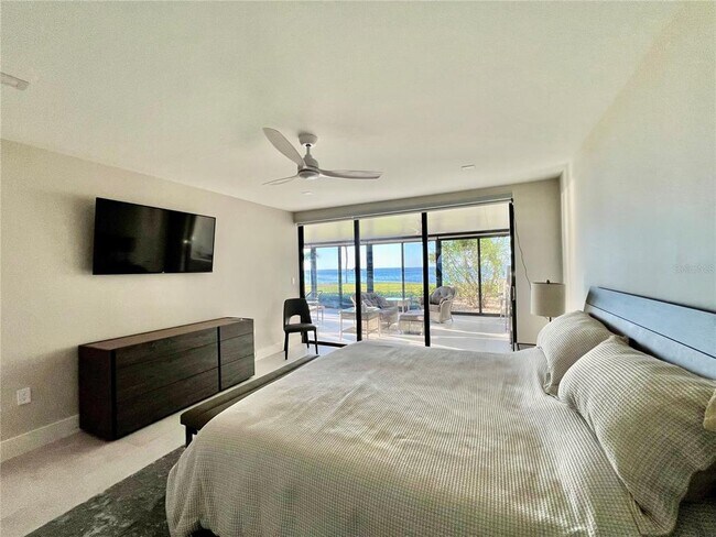 Building Photo - 3280 S Shore Dr