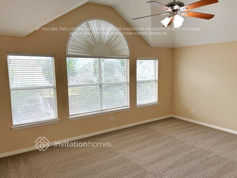 Building Photo - 7997 Greenvalley Ln