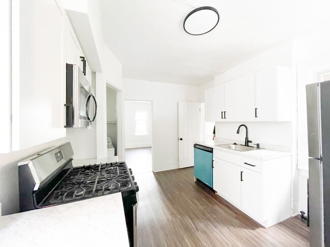 Building Photo - 129 Fitler St
