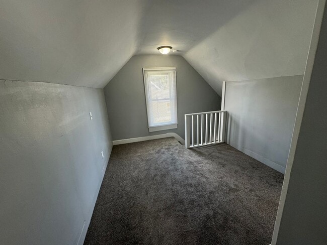 Building Photo - Newly Remodeled 2-Bed, 1-Bath Home in Hami...