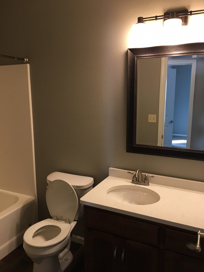 Building Photo - 5604 Deer Valley Dr
