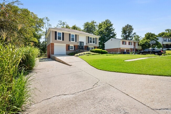 Building Photo - 9212 Foxtail Ct