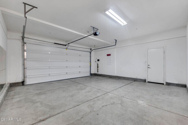 Building Photo - 22632 Dragonfly Ct