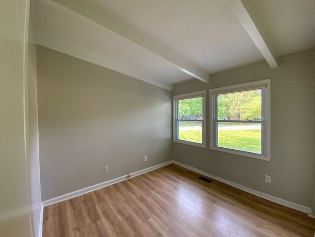 Building Photo - Charming 3 Bedroom Ranch in Heart of Upper Arlington