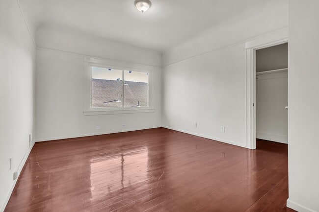 Building Photo - 2633 S Halldale Ave