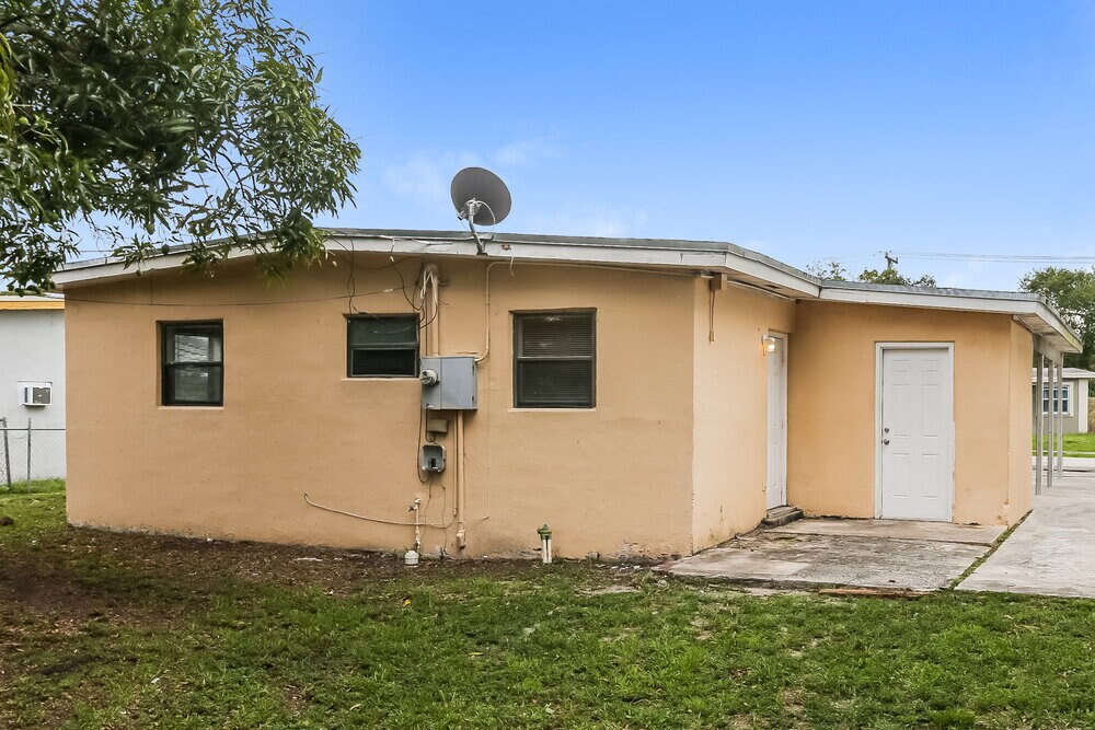 Building Photo - 550 NW 29th Terrace