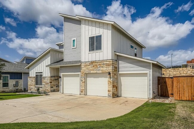 Building Photo - 11116 Charger Wy