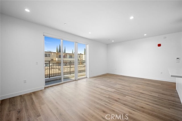 Building Photo - 10657 Moorpark St