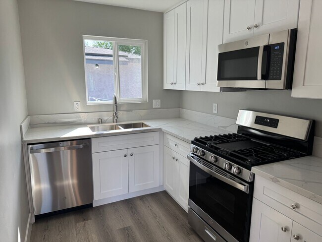 Building Photo - 54TH STREET 2985-2987 #1 FRONT UNITS