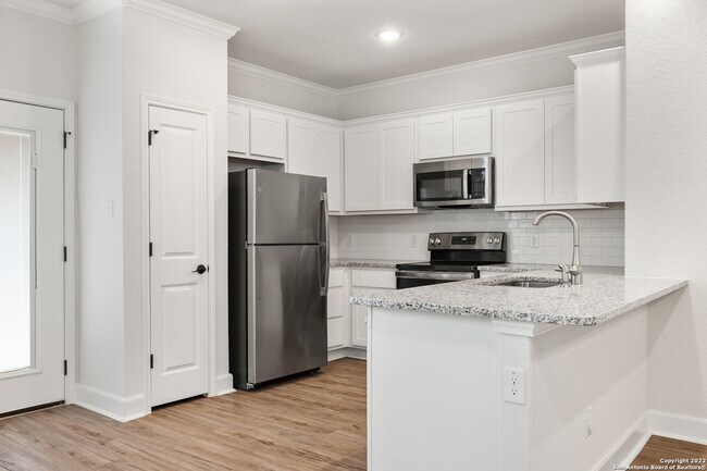 Building Photo - 2307 Lynwood Bnd
