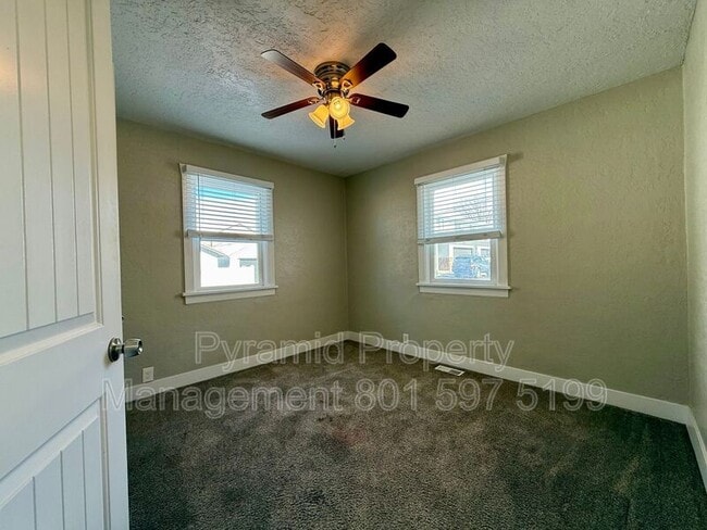 Building Photo - 3185 S 900 E