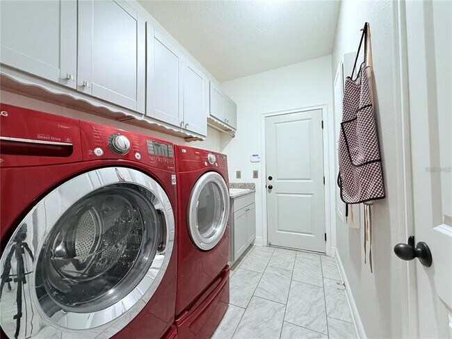 Building Photo - 6456 Doe Path Ct
