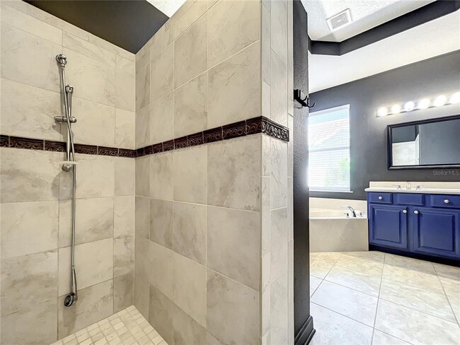 Building Photo - 10041 Oak Quarry Dr