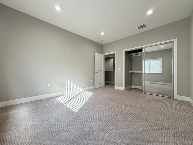 Building Photo - Spacious 4-Bedroom Home for Lease in Prime Covina Location