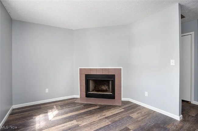 Building Photo - 1150 Tollis Pkwy