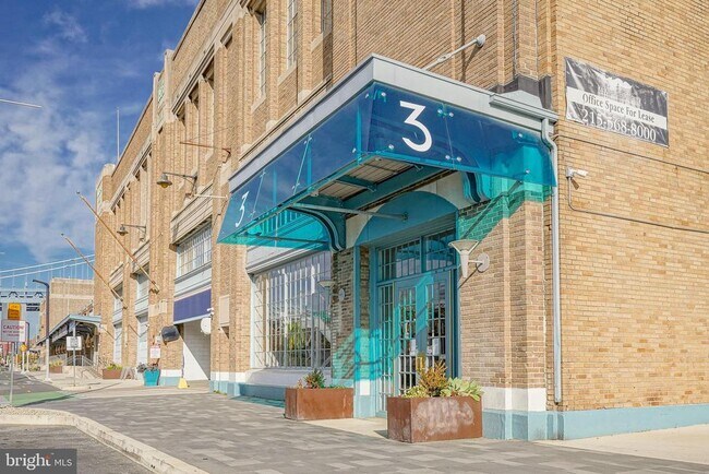 Building Photo - 3 N Christopher Columbus Blvd