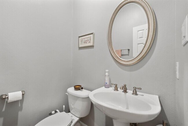 Building Photo - 3001 Murworth Dr
