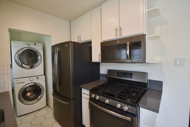 Building Photo - 11444 Riverside Dr