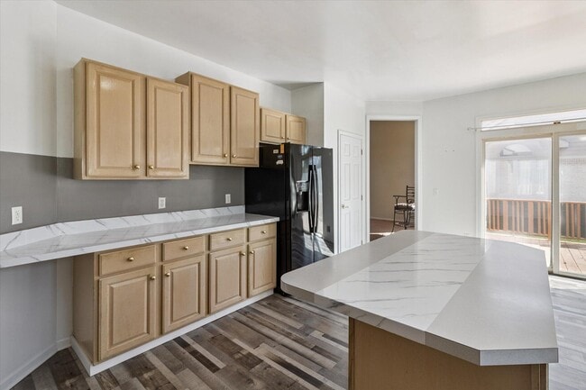Building Photo - 45443 Glengarry Blvd