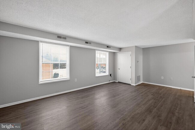 Building Photo - 3807 Swann Rd