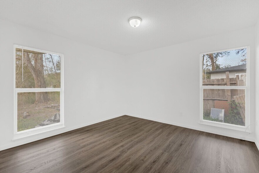 Building Photo - 2920 SE 53rd Ct